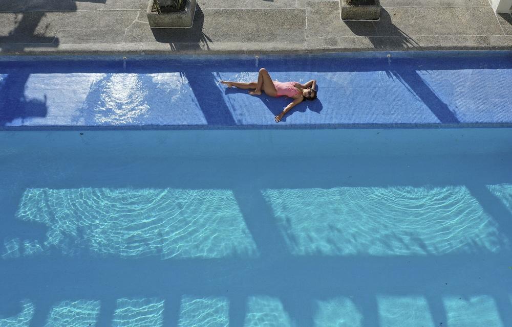 Alba Suites Acapulco Buitenkant foto